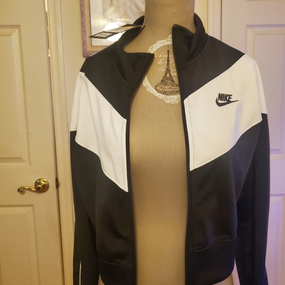 Nike Full Zip Women's Jacket - Picture 7 of 15